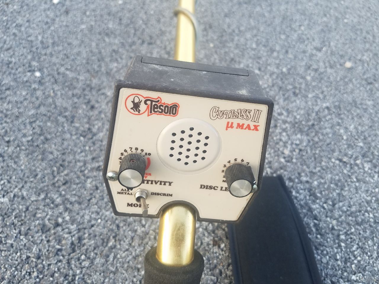 Tesoro Cutlass II umax metal detector