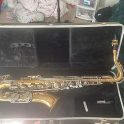 TS-400 Saxophone 
