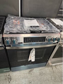 30” slide in Gas/Propane range with air fly and convection