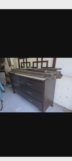 Queen size bedroom set