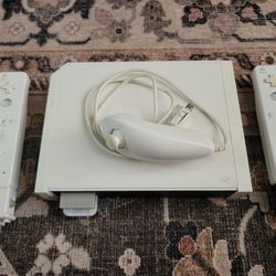 Nintendo Wii w/ Controllers & Many Games