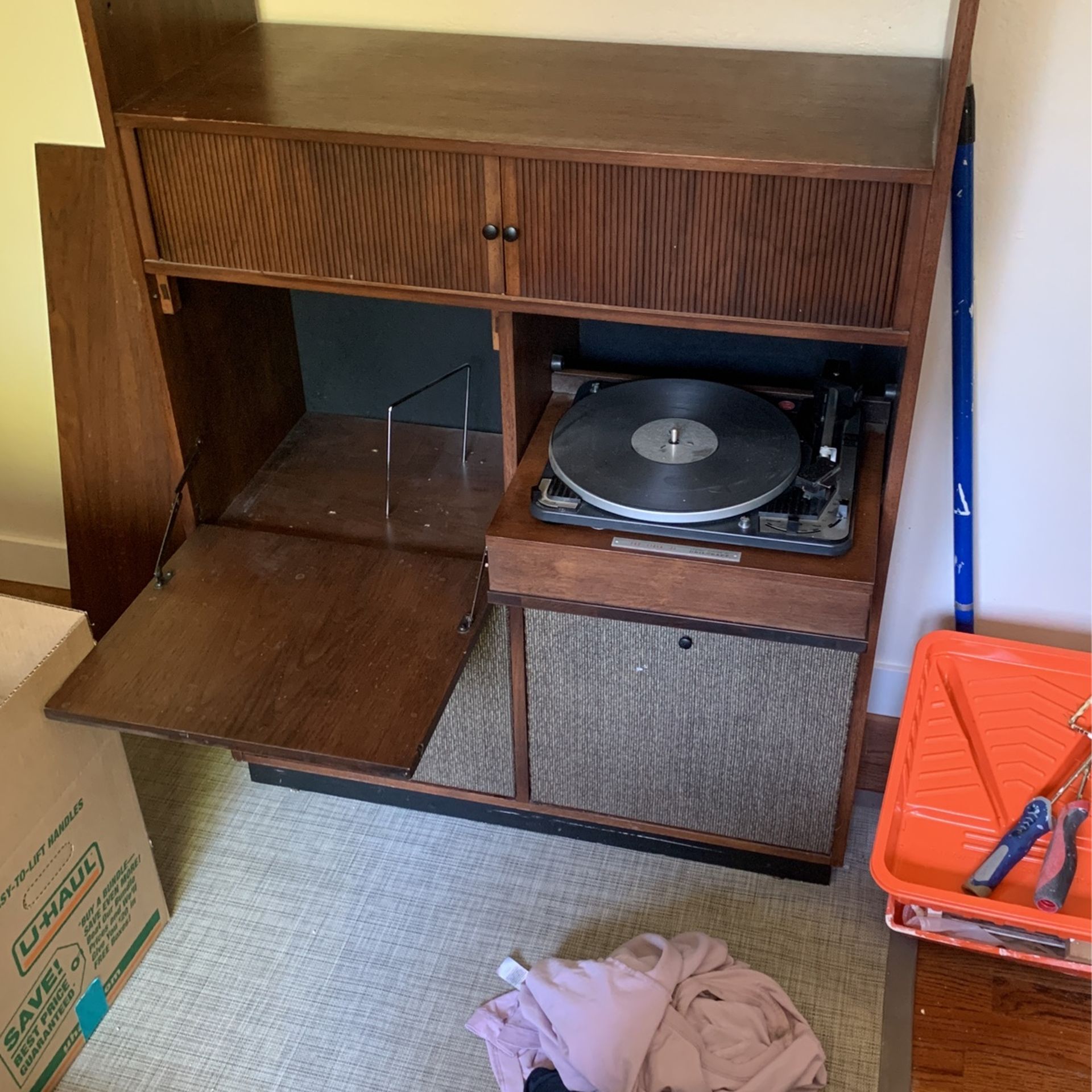 Deilcraft 702 Circa 75 Record Player System Cabinet Console