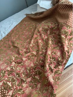 Six carpet/rugs/decorative tapestries