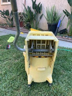 Rubbermaid Mop