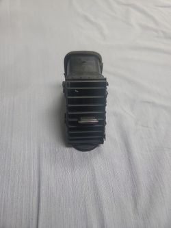 (2008) 2004-2009 TOYOTA PRIUS HYBRID LEFT DRIVER DASH OUTE0R AIR VENT TRIM OEM 46335 S/A 55062-47010 (contact info removed)