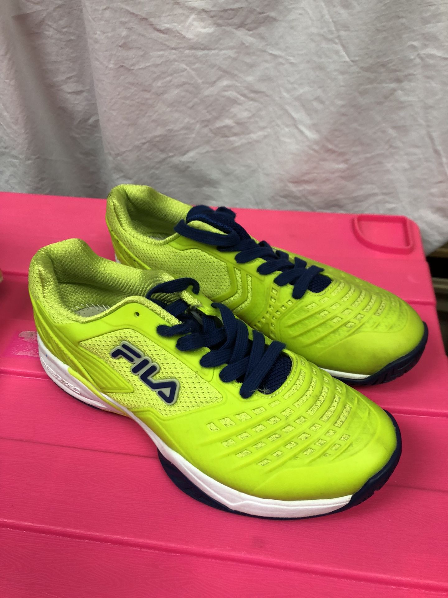 Fila Mens Size 9 Sneakers