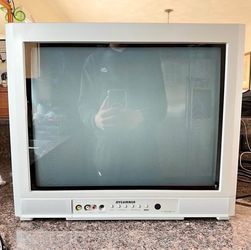 20” Sylvania CRT TV w/ AV Inputs (Read Description)