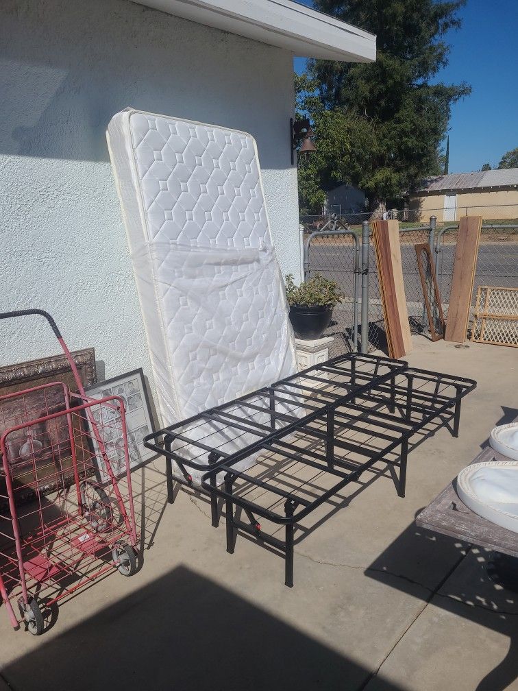 Twin Bed