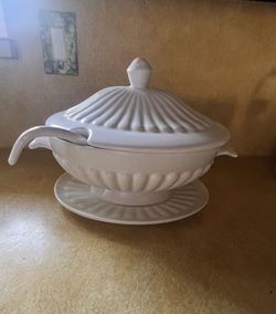 Vintage Art Deco White Ceramic Soup Tureen With Under Plate Set- 4 Pieces