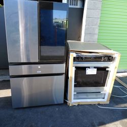 Un Combo De Una Estufa DeGas 5 Quemadores  Y Un Refrijerador De Pantalla 4 Puertas SamsuNG Tres Meses De Garantia Se lleva El Mismo Dia