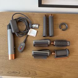 Dyson Airwrap Complete — Like New!