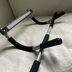 Iron Gym Pull-Up Bar - Total Upper Body Workout Bar for Doorway, No Screws Portable Door Frame Horizontal Chin-up Bar