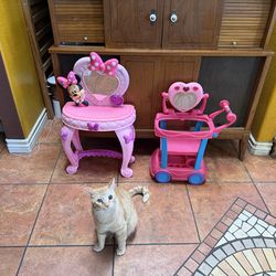 Free play vanity and cart