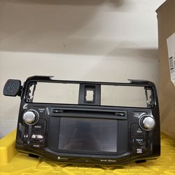 Toyota 4Runner Head unit/ Navigation/ screen