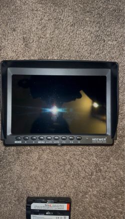 Neeewer Field Monitor with Battery, Ball Head, and Case