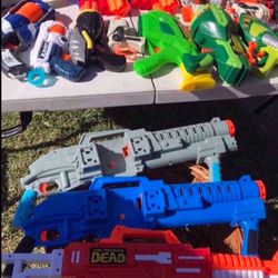 Bonche De Nerf Guns And Assorted