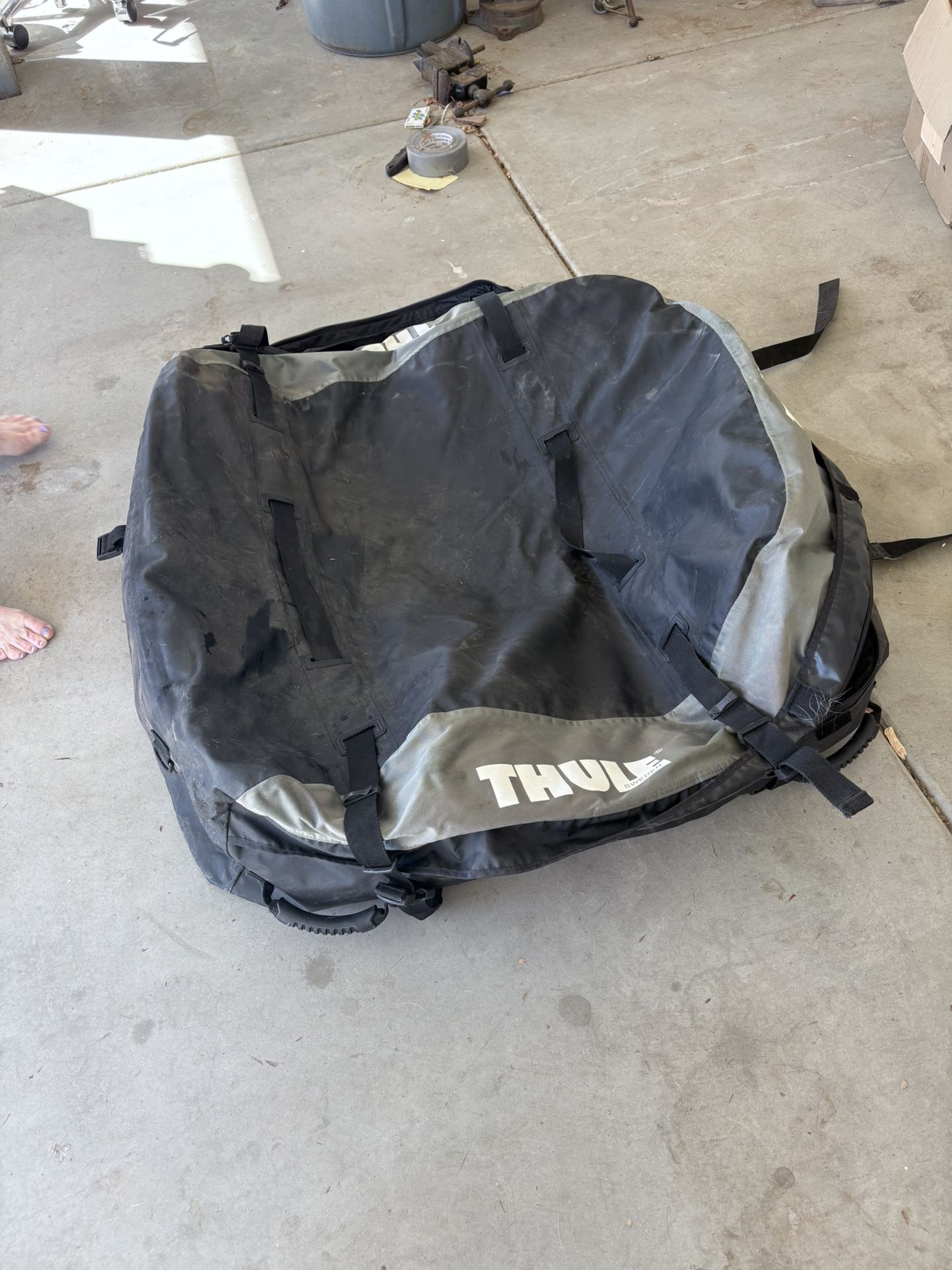 THULE CAR TOP STORAGE