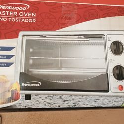 New In BOX BRENTWOOD Toaster OVEN - Silver & Black