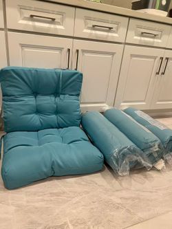 Brand new! Set of 4 Patio Chair Cushion with Tie,Tufted Replacement for Patio Furniture,40x20x4 Inches, Sky Blue