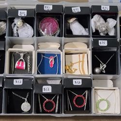 Avon Jewelry New Pre-owned Condition 