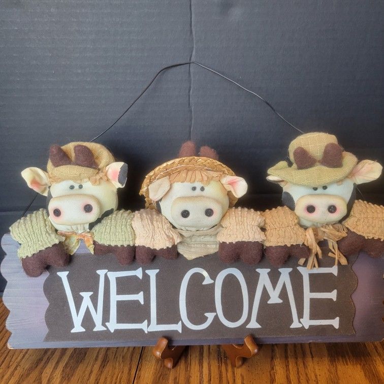 Vintage Rustic Farmhouse Decor Wooden & Plush Cow Welcome Sign 15"