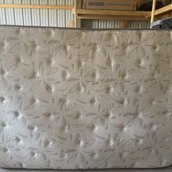 Arabella Mattress and Boxspring Set (with Padded Mattress Cover)