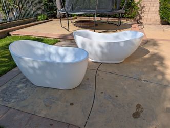 Freestanding tub