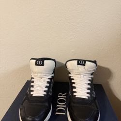 B27 HIGH-TOP SNEAKER BLACK SMOOTH CALFSKIN WITH BEIGE AND BLACK DIOR OBLIQUE JACQUARD