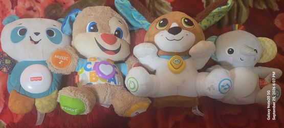 Kids singing plushie bundle