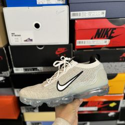 Nike Air Vapormax 2021 FK White Metallic Silver size 10 VNDS