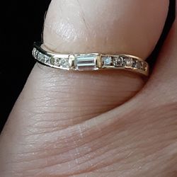 Beautiful Diamond Ring, S-Curve Style, Size 6