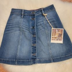 New Skirt Sz Small