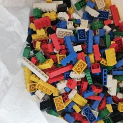 Classic LEGOs (500 Pieces)