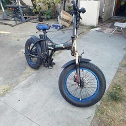 Most Bike Goes 20mph Mine Does 35mph 40miles range. Electric Bike ebike e-bike folding bike . I don't sell to crackheads FIRM PRICE. $400! no brakes.