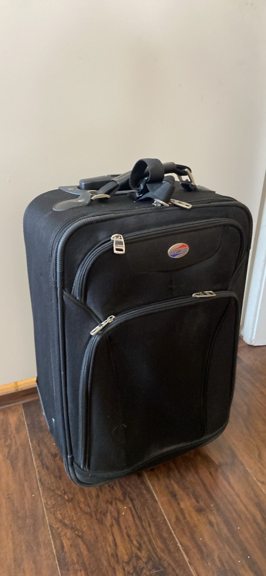 Luggage, Suitcase Maleta Carry on- H21”, Deep8”, W13”. Very light weight- 2 wheels, great zippers.West Boca