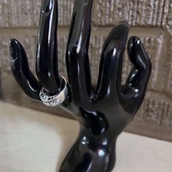 Sterling Silver Black Stones Ring Love Heart Size 7.5