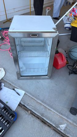 Mini fridge