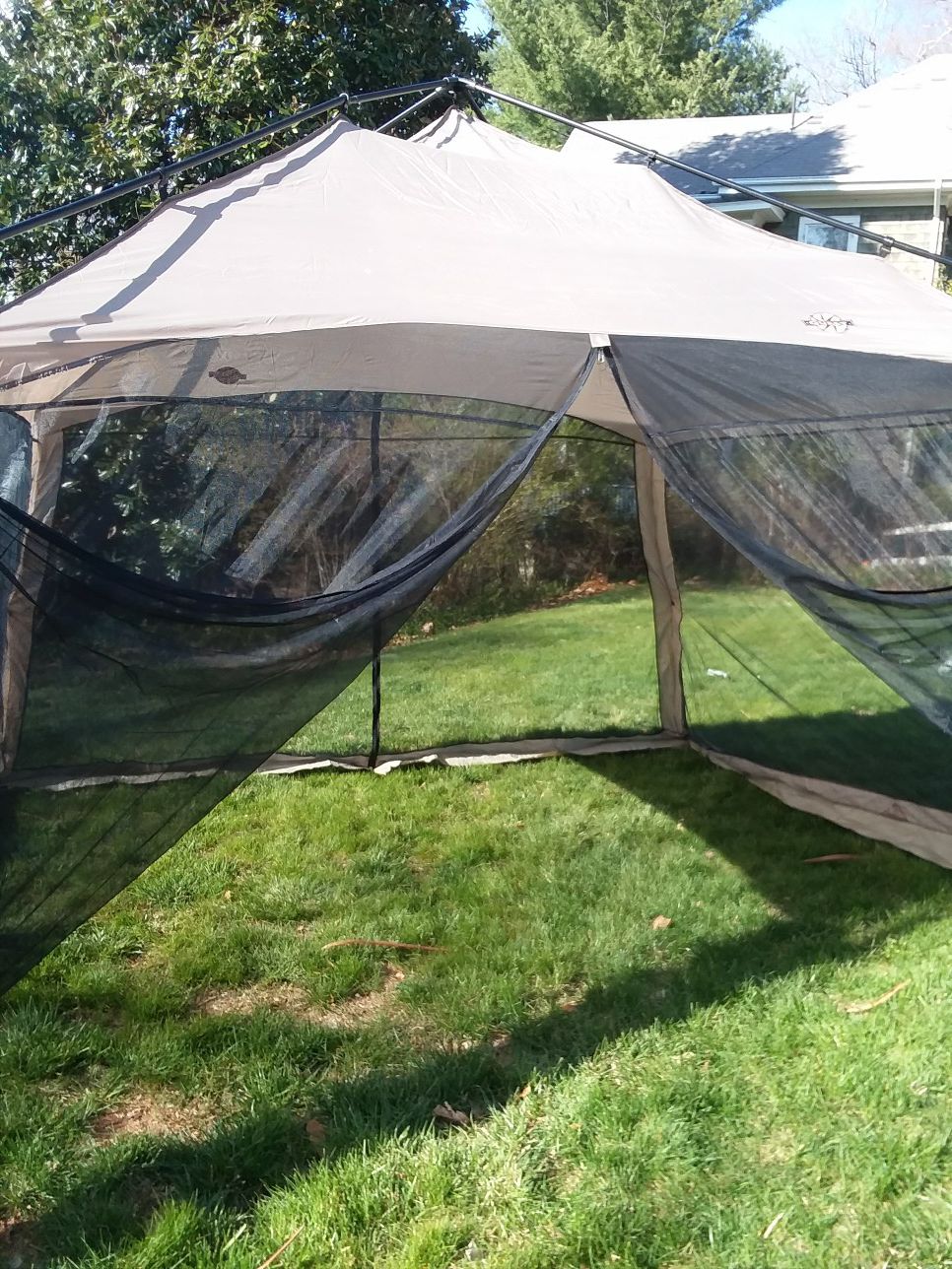 Quest Screen House Tent