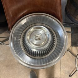 Cadillac 16” Hubs. Vintage 