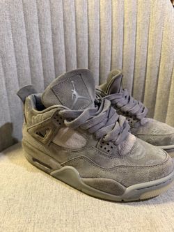 Jordan 4 kaws