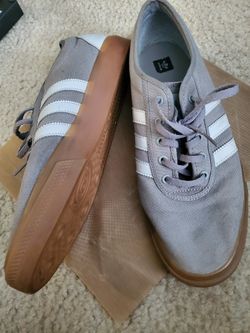 Adidas Canvas 45$