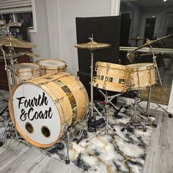 Vintage dark horse hand made drum set
