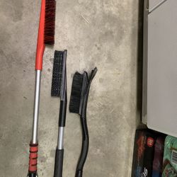 Snow Brush w/ ice scraper