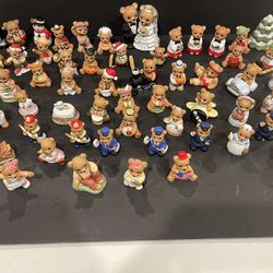 Large collection of 1980’s Homco ceramic mini bears including bride and groom cake topper and Christmas sled.  All in good condition. 