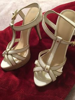 Beautiful white with gold trim heels sz 8 1/2