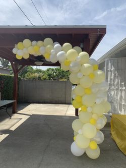 Balloon garland
