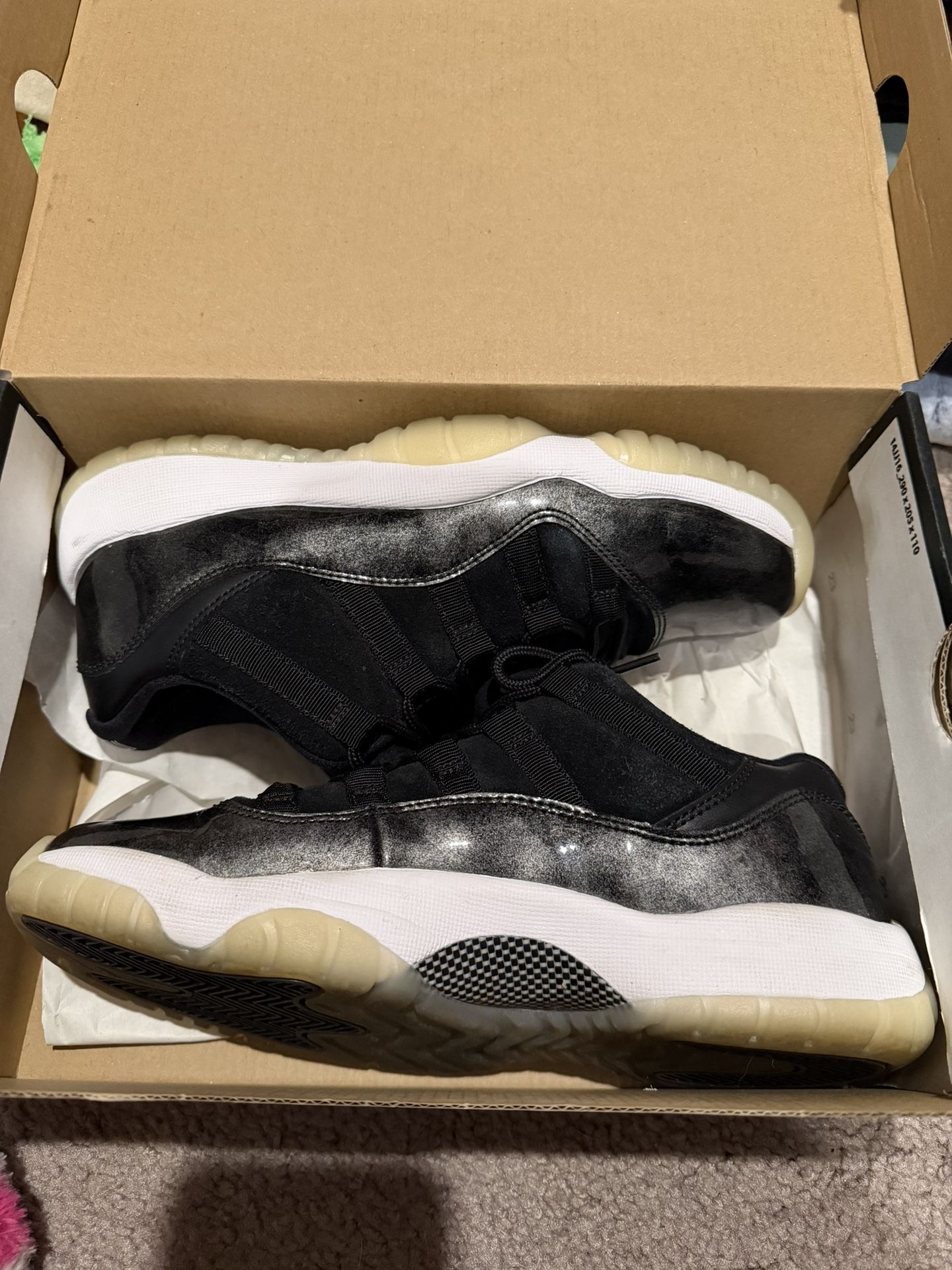 Jordan 11 retro low bg black white metallic silver