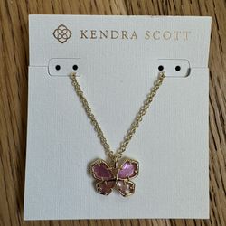 KENDRA SCOTT Mae Gold Butterfly Short Pendant Necklace in Azalea Pink Illusion