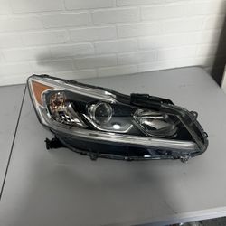 2016-2017 Honda Accord Sedan Right Passenger Side Headlight