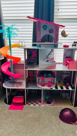 LOL dollhouse